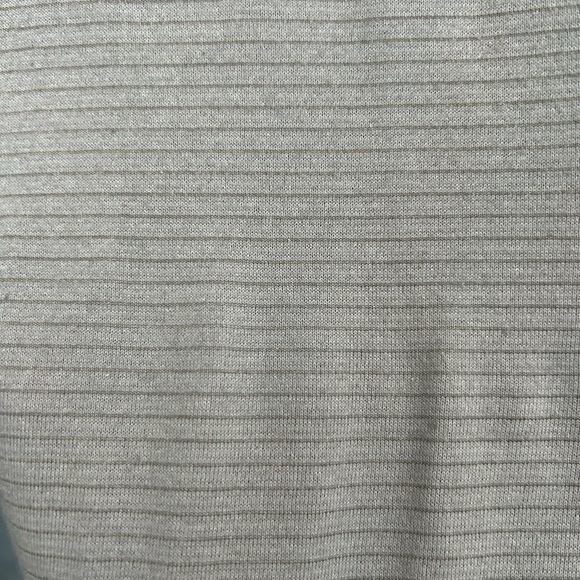 Lululemon 105 F Singlet, size 4/6 - Picture 8 of 10